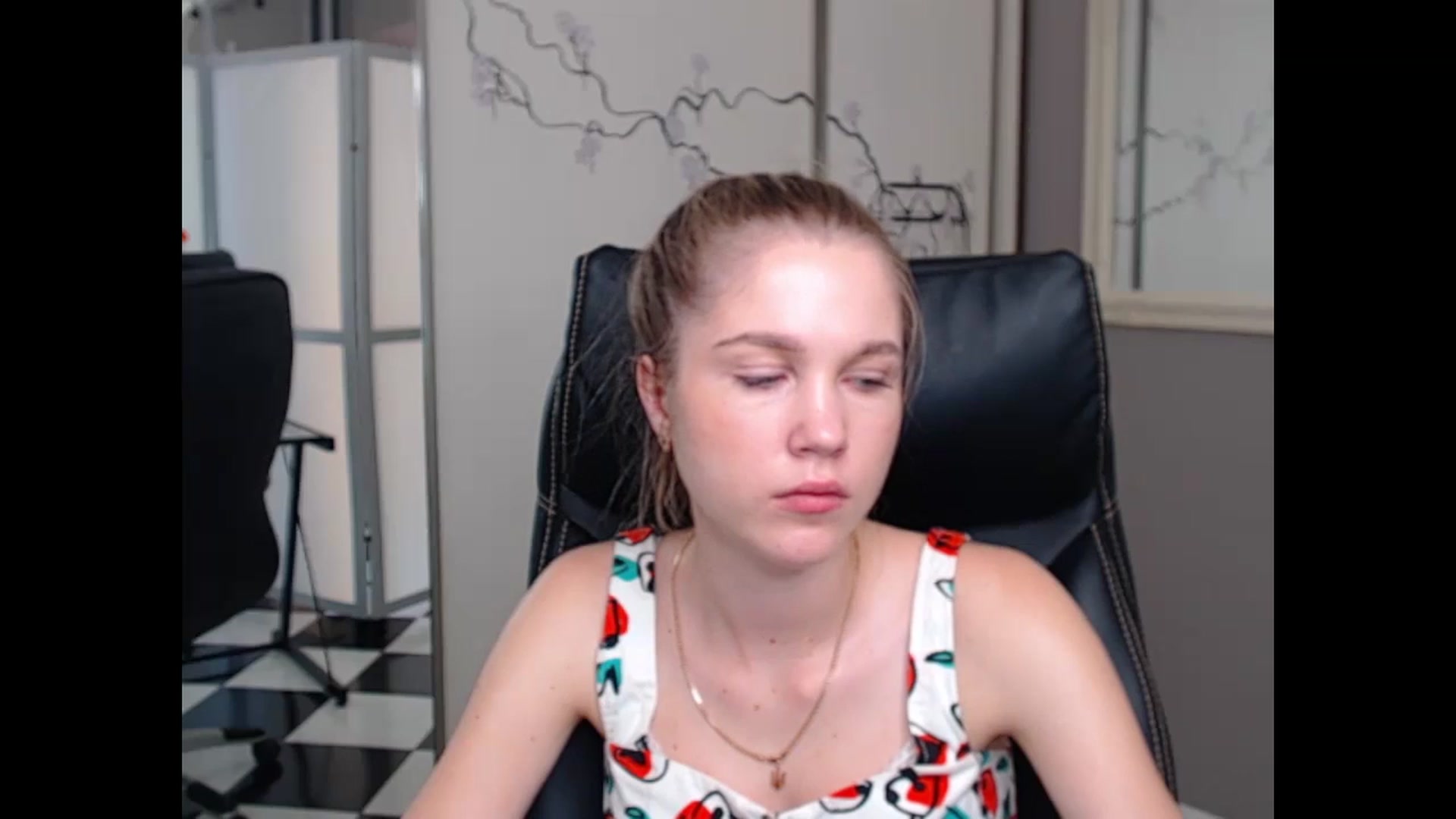 Gallery image thumbnail from Kate_Lewiss's myfreecams stream on, 06/10/2024, 07:22 image 12 of 20