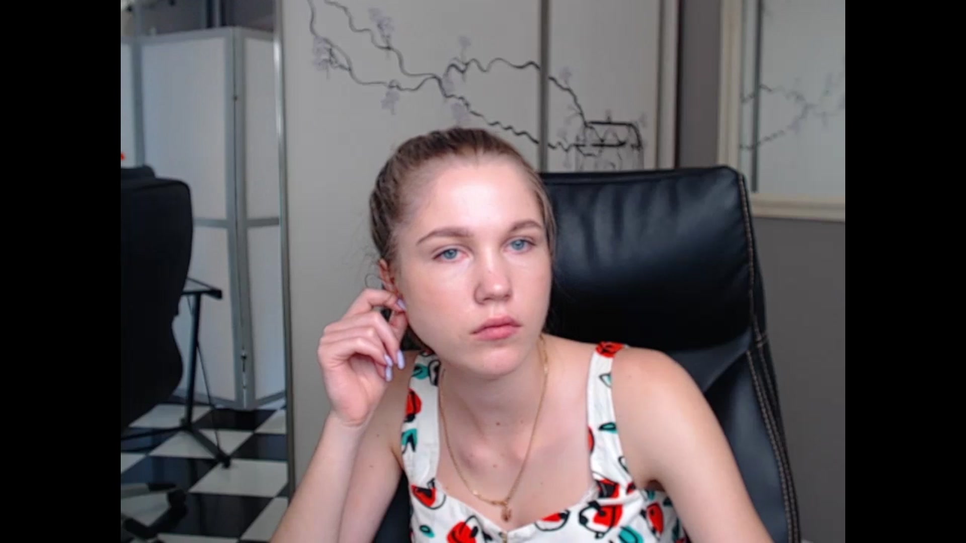 Gallery image thumbnail from Kate_Lewiss's myfreecams stream on, 06/10/2024, 07:22 image 11 of 20
