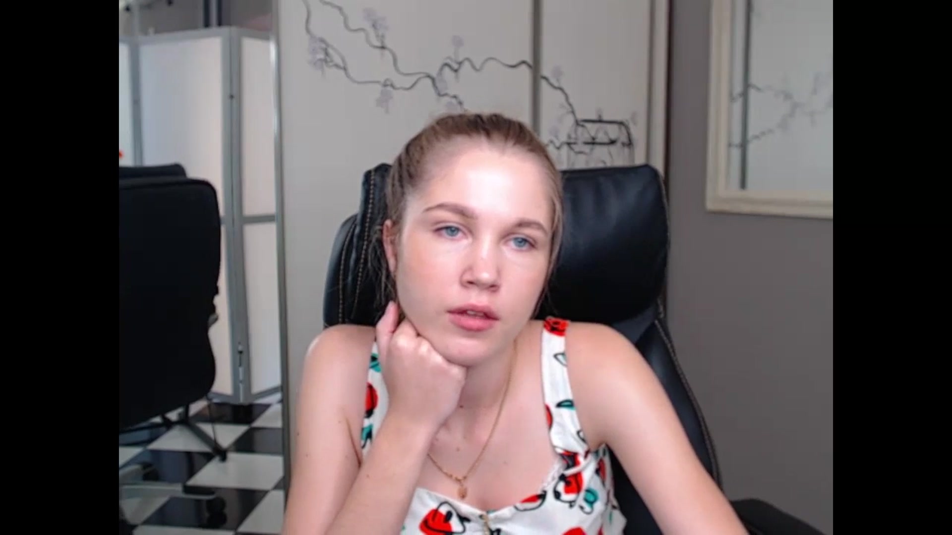 Gallery image thumbnail from Kate_Lewiss's myfreecams stream on, 06/10/2024, 07:22 image 18 of 20