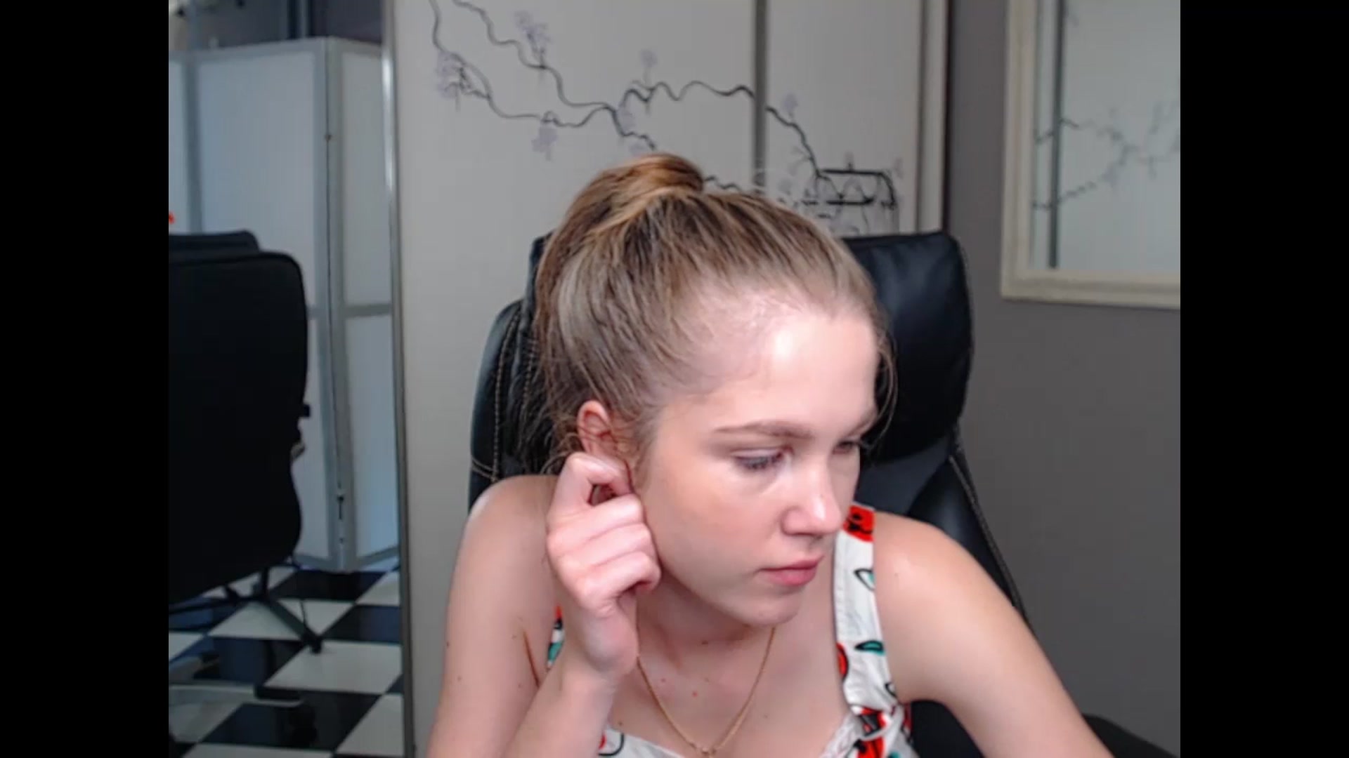 Gallery image thumbnail from Kate_Lewiss's myfreecams stream on, 06/10/2024, 07:22 image 20 of 20