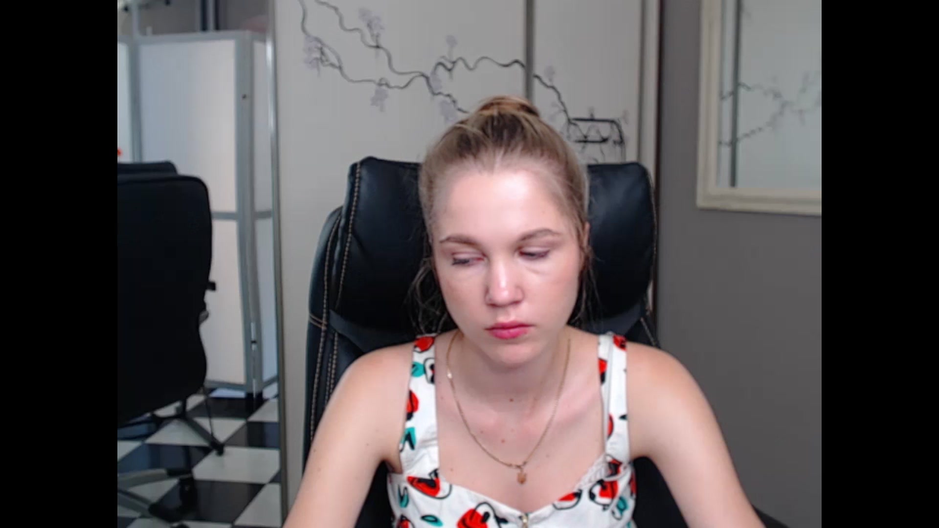 Gallery image thumbnail from Kate_Lewiss's myfreecams stream on, 06/10/2024, 08:27 image 19 of 20