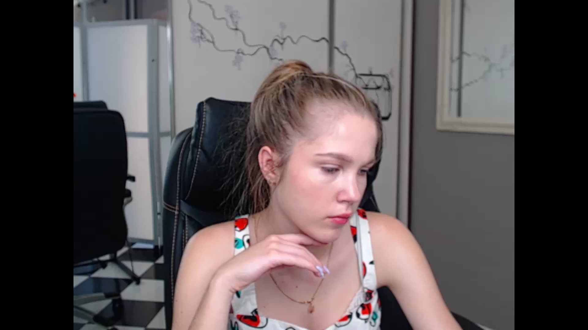 Gallery image thumbnail from Kate_Lewiss's myfreecams stream on, 06/10/2024, 08:27 image 18 of 20