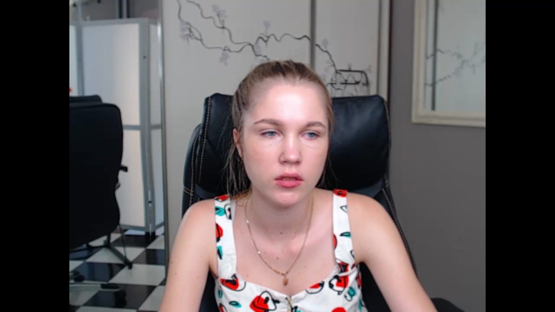 Gallery image thumbnail from Kate_Lewiss's myfreecams stream on, 06/10/2024, 08:27 image 2 of 20