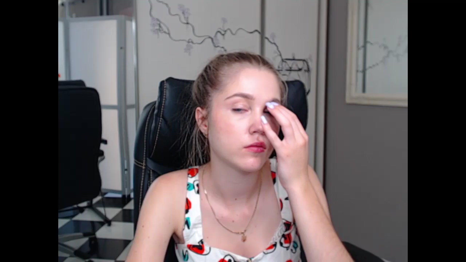 Gallery image thumbnail from Kate_Lewiss's myfreecams stream on, 06/10/2024, 08:27 image 17 of 20