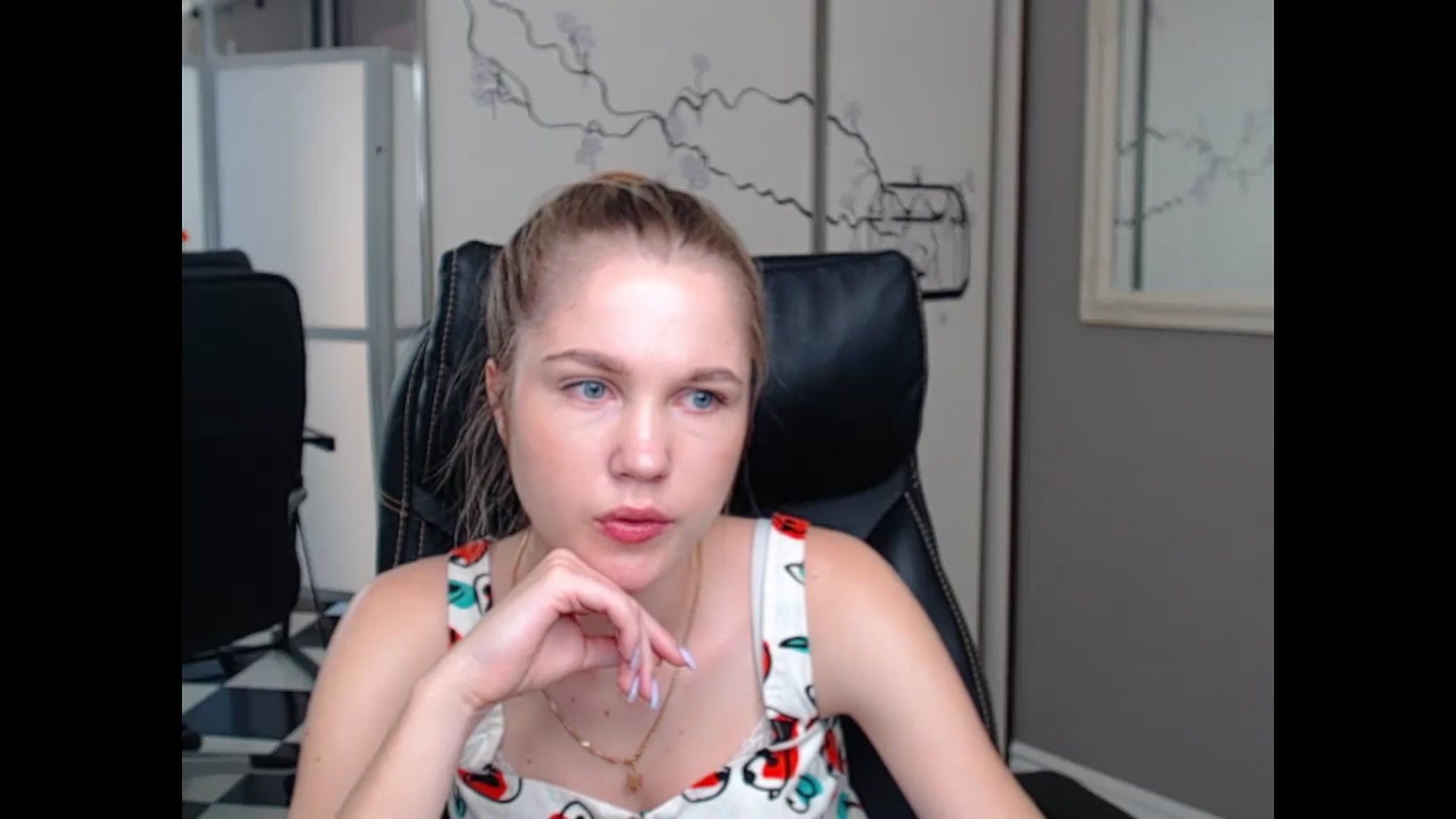 Gallery image thumbnail from Kate_Lewiss's myfreecams stream on, 06/10/2024, 08:27 image 6 of 20
