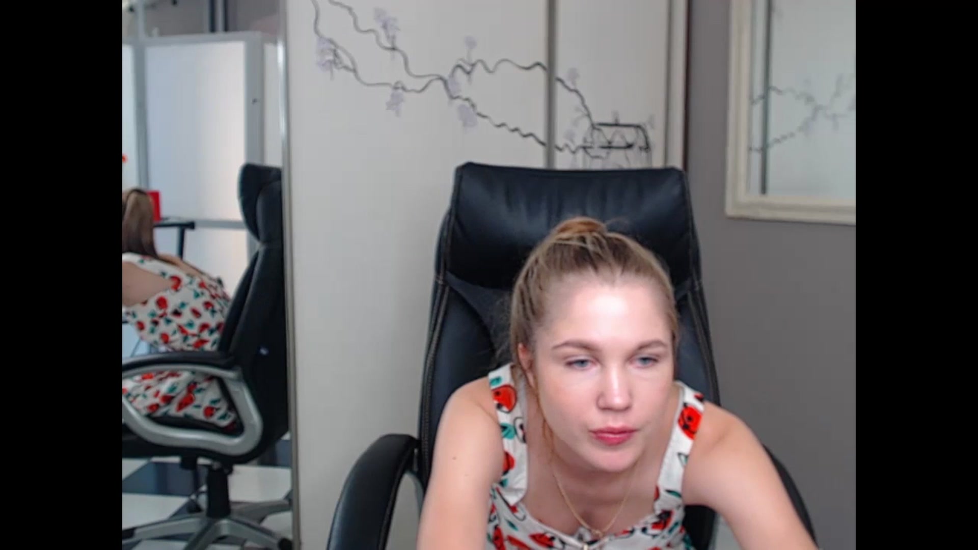 Gallery image thumbnail from Kate_Lewiss's myfreecams stream on, 06/10/2024, 08:27 image 7 of 20