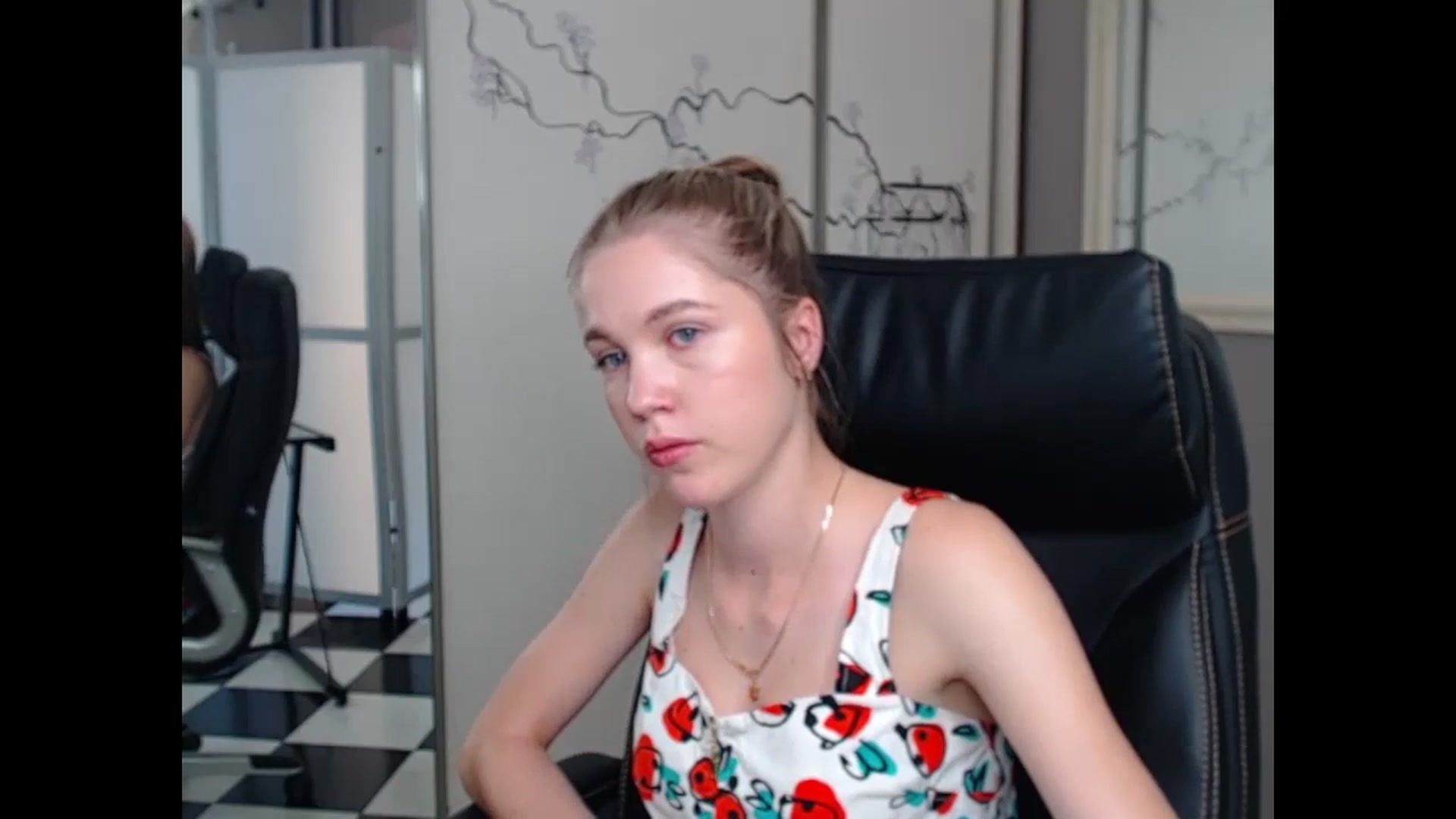 Gallery image thumbnail from Kate_Lewiss's myfreecams stream on, 06/10/2024, 08:27 image 4 of 20