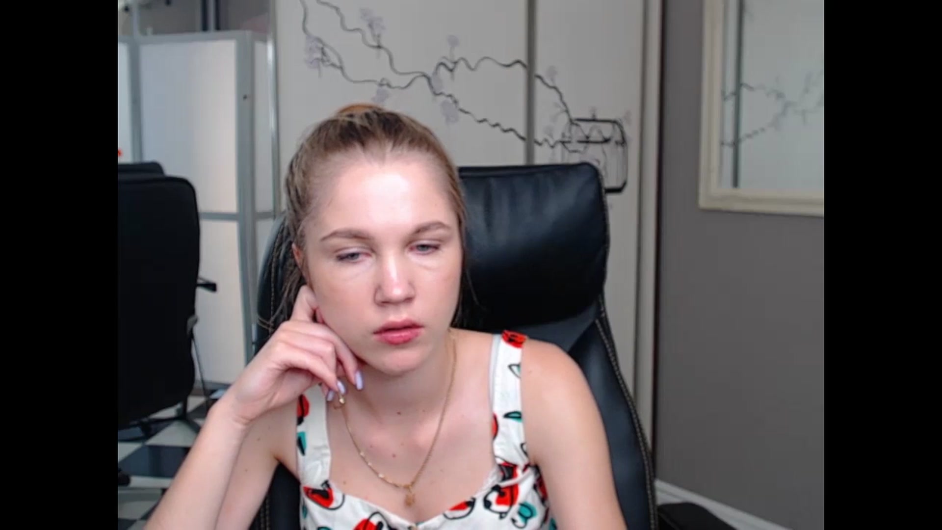 Gallery image thumbnail from Kate_Lewiss's myfreecams stream on, 06/10/2024, 08:27 image 5 of 20