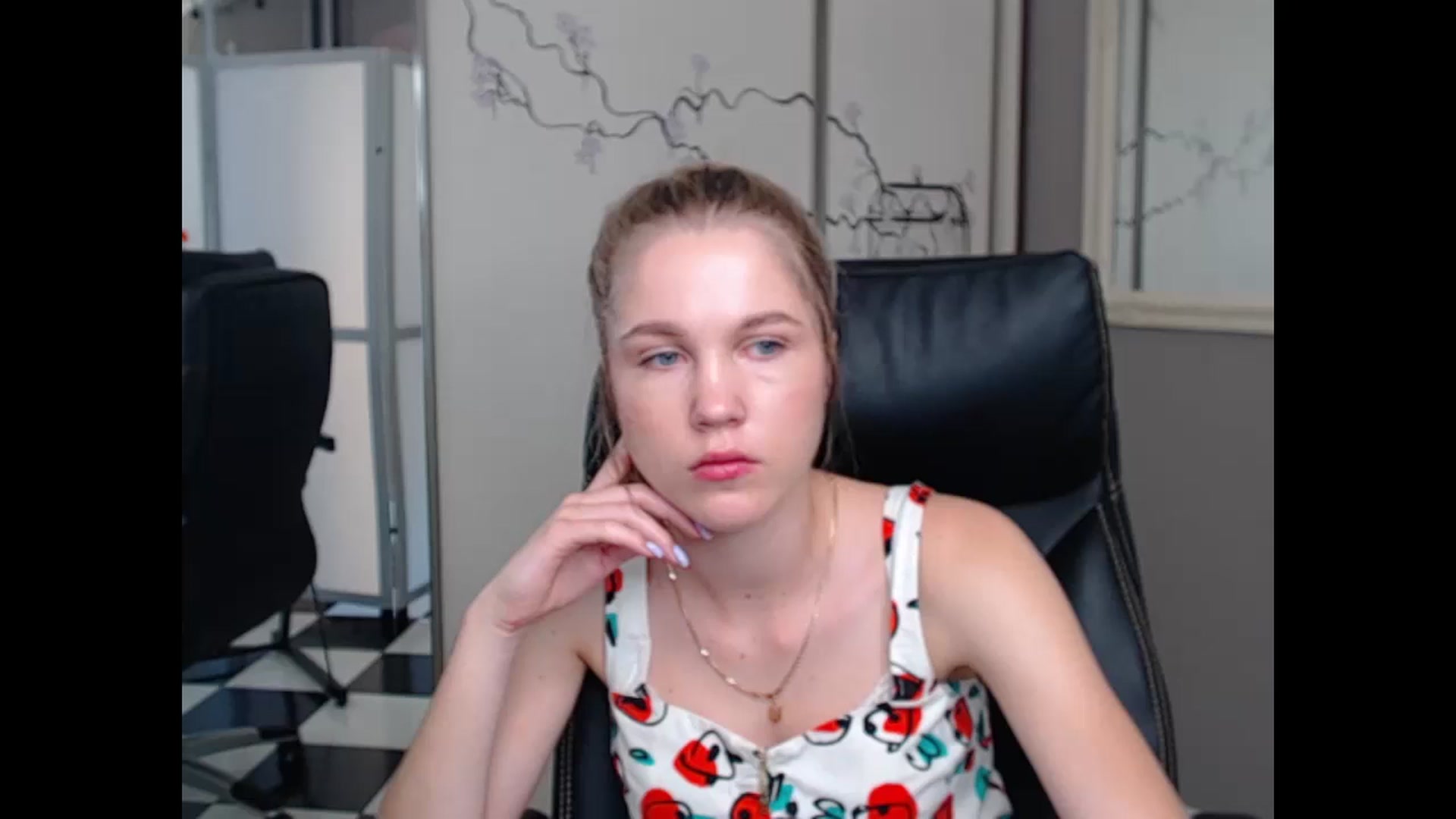 Gallery image thumbnail from Kate_Lewiss's myfreecams stream on, 06/10/2024, 08:27 image 15 of 20