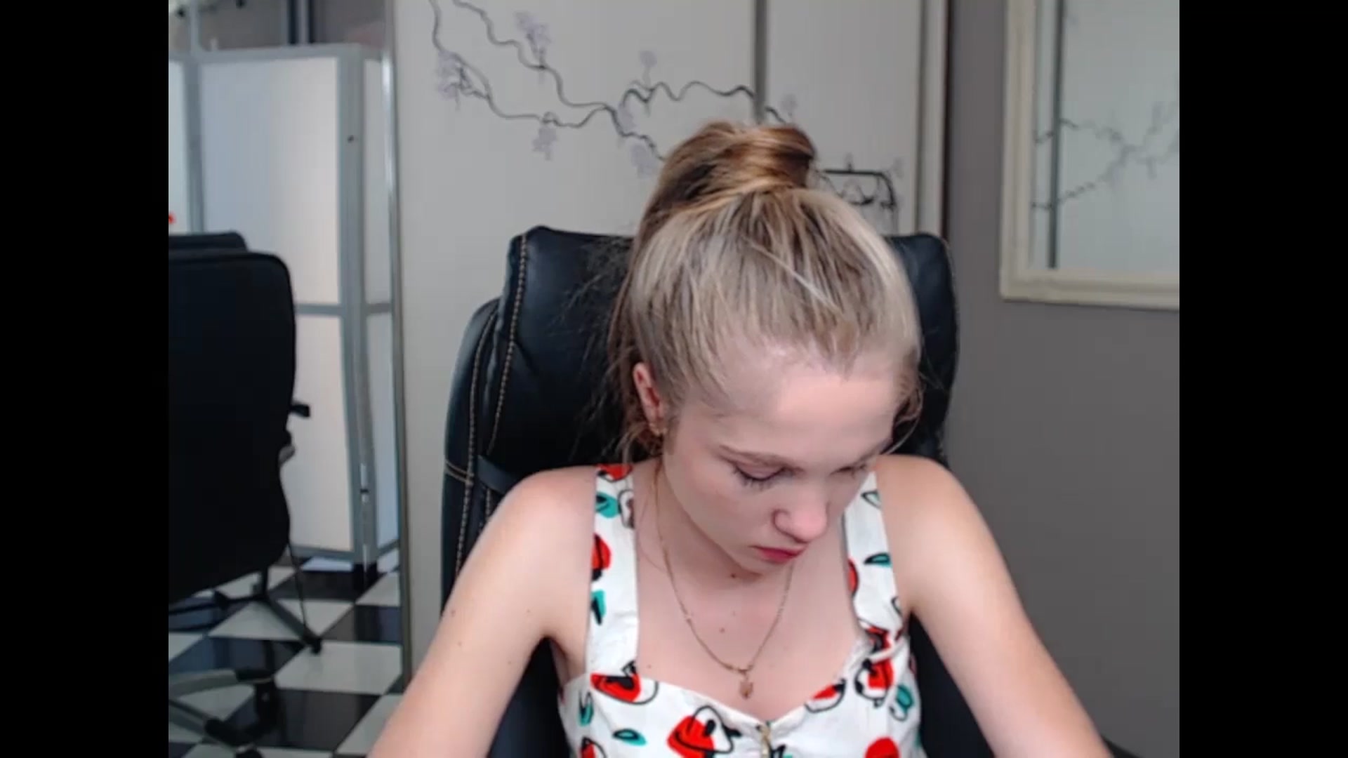 Gallery image thumbnail from Kate_Lewiss's myfreecams stream on, 06/10/2024, 08:27 image 11 of 20