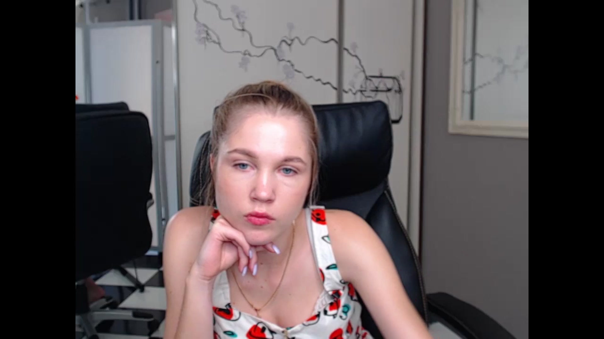 Gallery image thumbnail from Kate_Lewiss's myfreecams stream on, 06/10/2024, 10:26 image 10 of 20