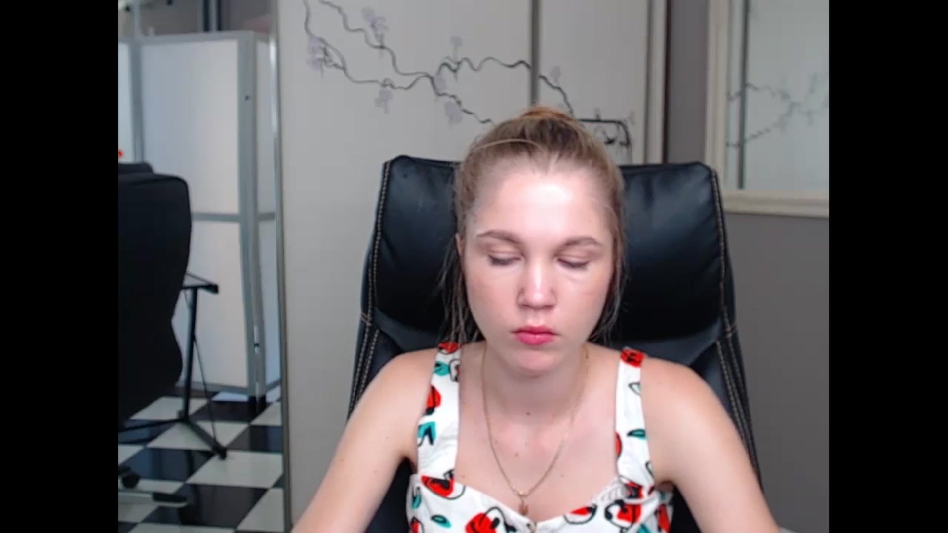 Gallery image thumbnail from Kate_Lewiss's myfreecams stream on, 06/10/2024, 10:26 image 5 of 20