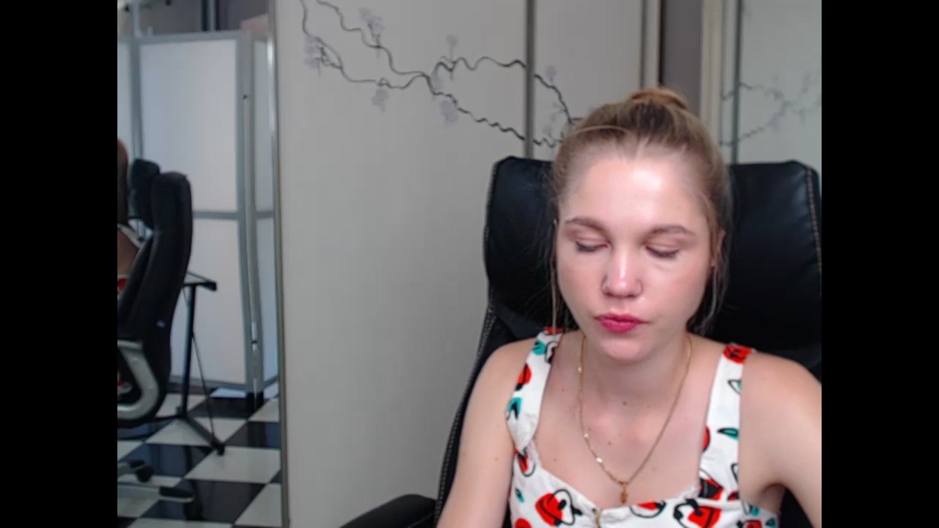 Gallery image thumbnail from Kate_Lewiss's myfreecams stream on, 06/10/2024, 10:26 image 15 of 20