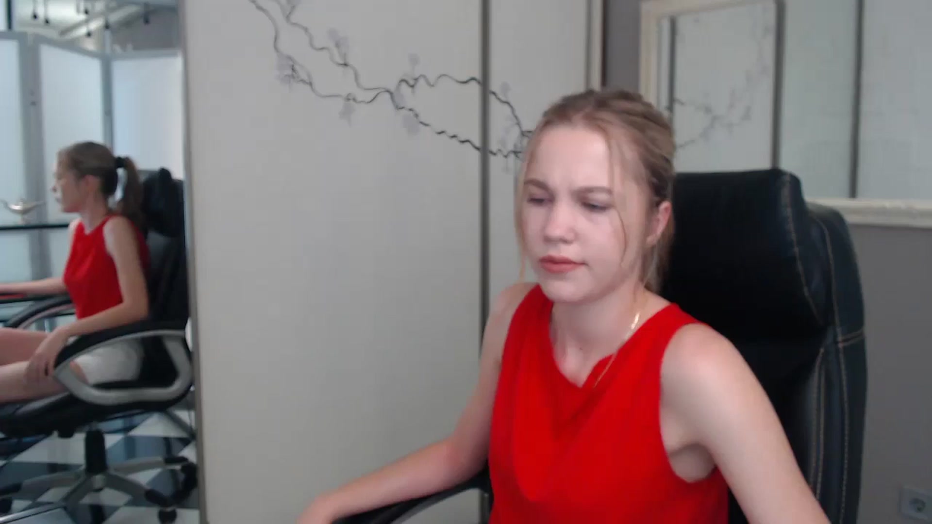Gallery image thumbnail from Kate_Lewiss's myfreecams stream on, 06/11/2024, 08:23 image 17 of 20