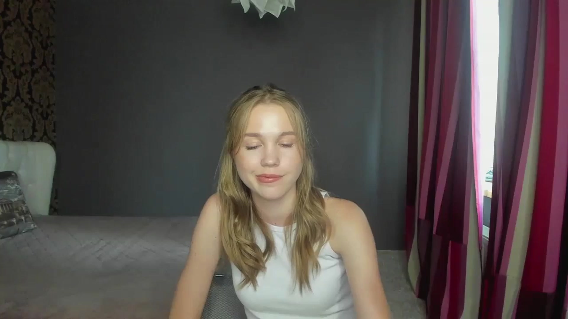 Gallery image thumbnail from Kate_Lewiss's myfreecams stream on, 06/12/2024, 07:32 image 17 of 20