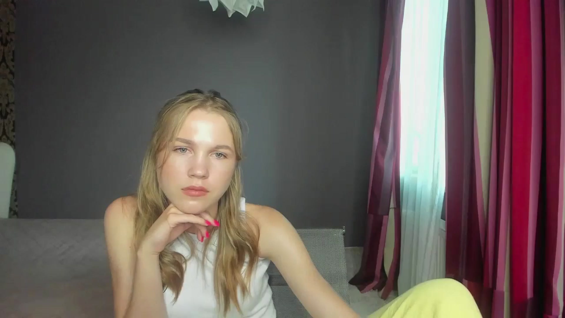 Gallery image thumbnail from Kate_Lewiss's myfreecams stream on, 06/12/2024, 10:43 image 14 of 20