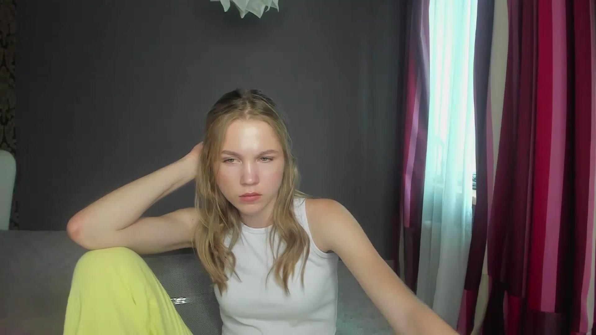 Gallery image thumbnail from Kate_Lewiss's myfreecams stream on, 06/12/2024, 10:43 image 16 of 20
