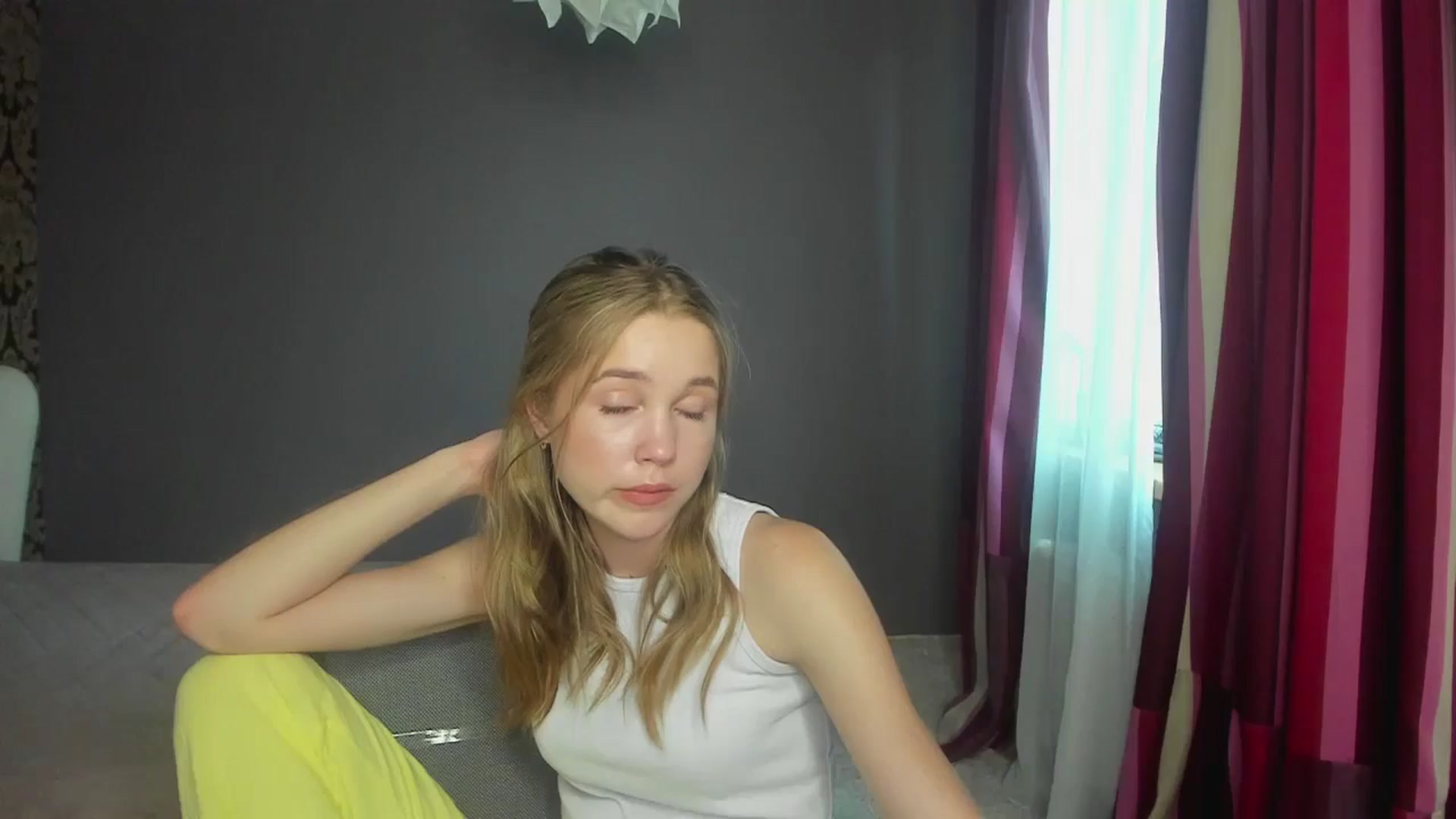Gallery image thumbnail from Kate_Lewiss's myfreecams stream on, 06/12/2024, 11:05 image 15 of 20