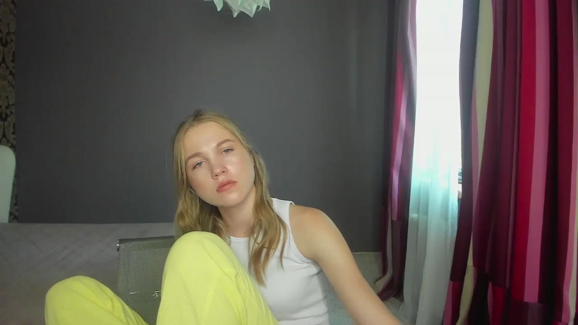 Gallery image thumbnail from Kate_Lewiss's myfreecams stream on, 06/12/2024, 11:05 image 17 of 20