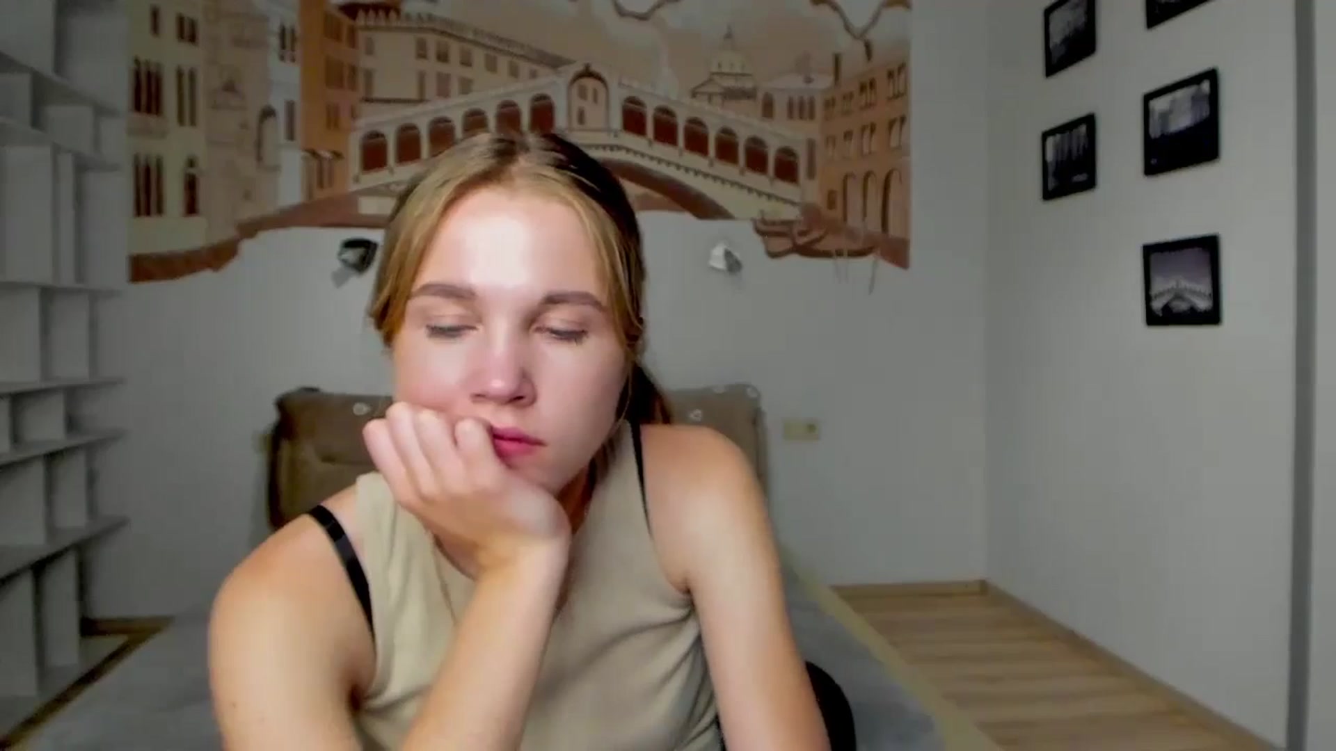Gallery image thumbnail from Kate_Lewiss's myfreecams stream on, 06/16/2024, 11:01 image 4 of 20