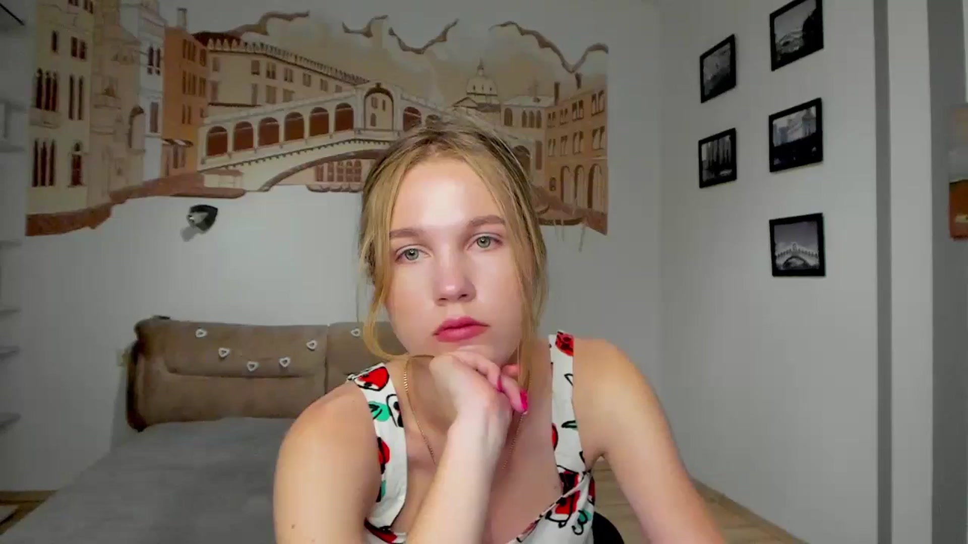 Gallery image thumbnail from Kate_Lewiss's myfreecams stream on, 06/17/2024, 08:02 image 19 of 20