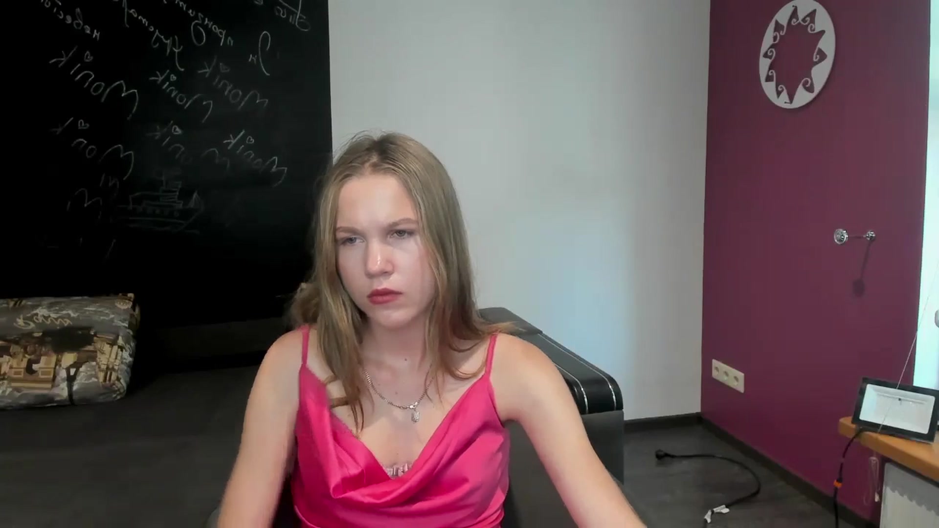 Gallery image thumbnail from Kate_Lewiss's myfreecams stream on, 06/18/2024, 10:29 image 16 of 20