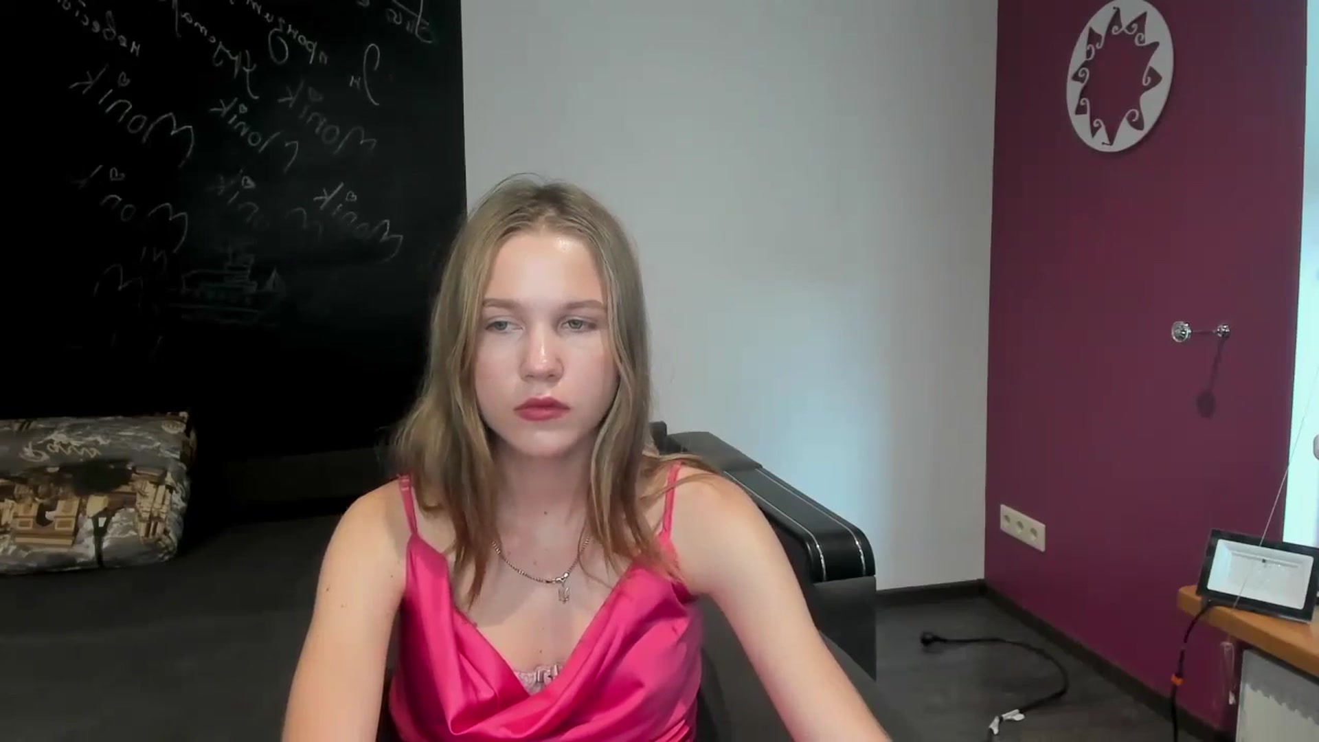 Gallery image thumbnail from Kate_Lewiss's myfreecams stream on, 06/18/2024, 10:29 image 17 of 20