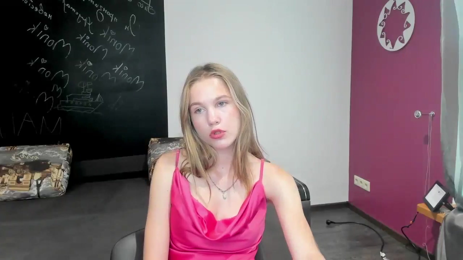 Gallery image thumbnail from Kate_Lewiss's myfreecams stream on, 06/18/2024, 10:29 image 6 of 20