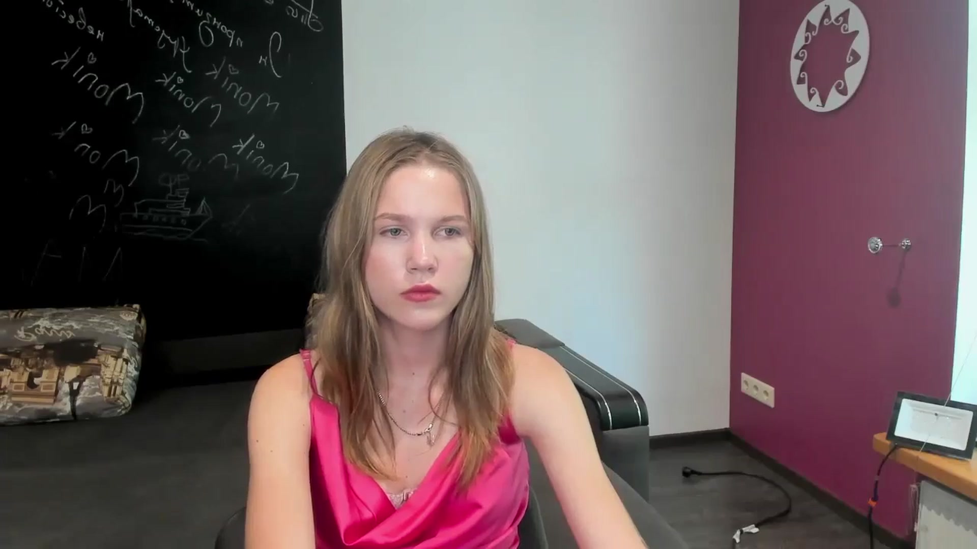 Gallery image thumbnail from Kate_Lewiss's myfreecams stream on, 06/18/2024, 11:01 image 4 of 20
