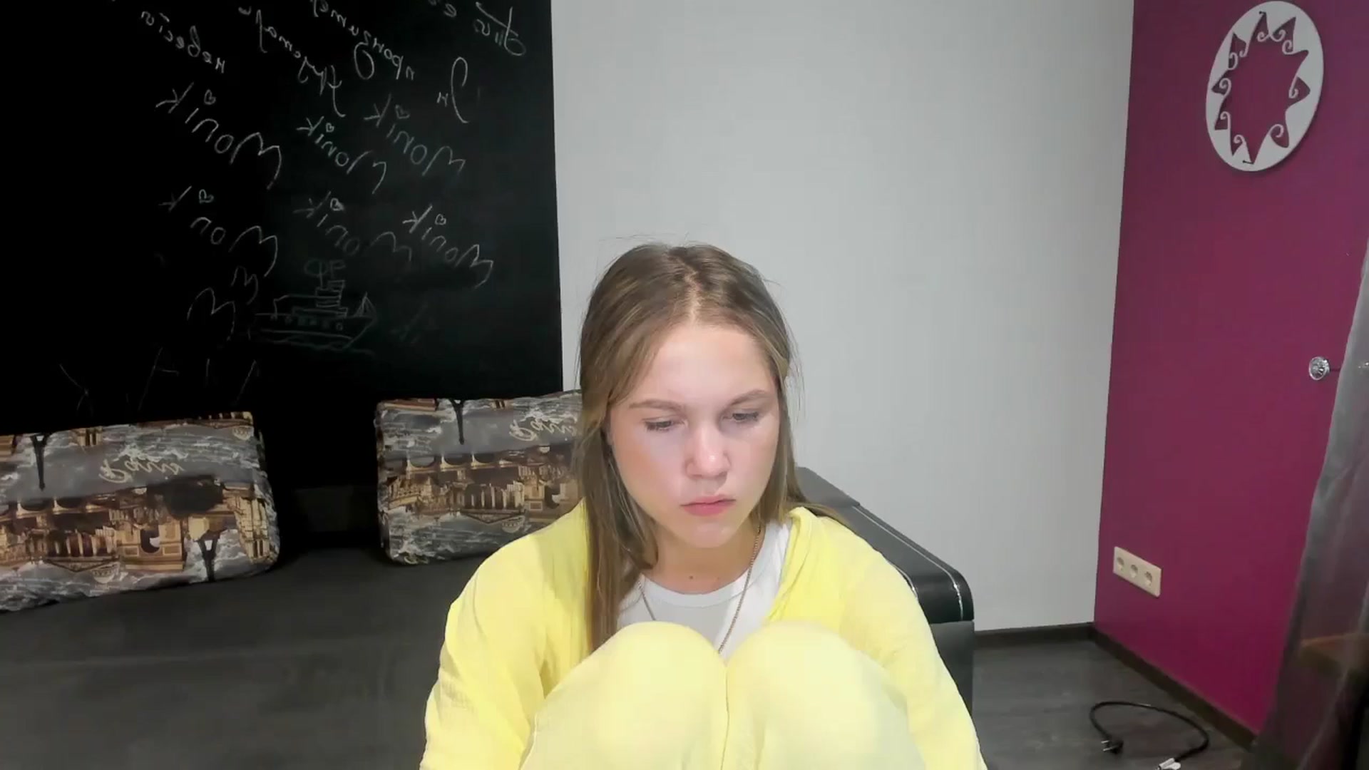 Gallery image thumbnail from Kate_Lewiss's myfreecams stream on, 06/19/2024, 07:37 image 11 of 20