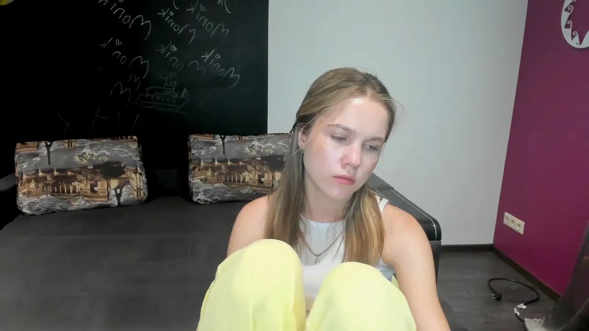 Gallery image thumbnail from Kate_Lewiss's myfreecams stream on, 06/19/2024, 10:55 image 8 of 20