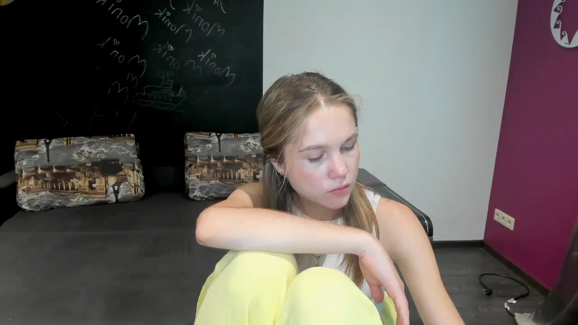 Gallery image thumbnail from Kate_Lewiss's myfreecams stream on, 06/19/2024, 10:55 image 5 of 20