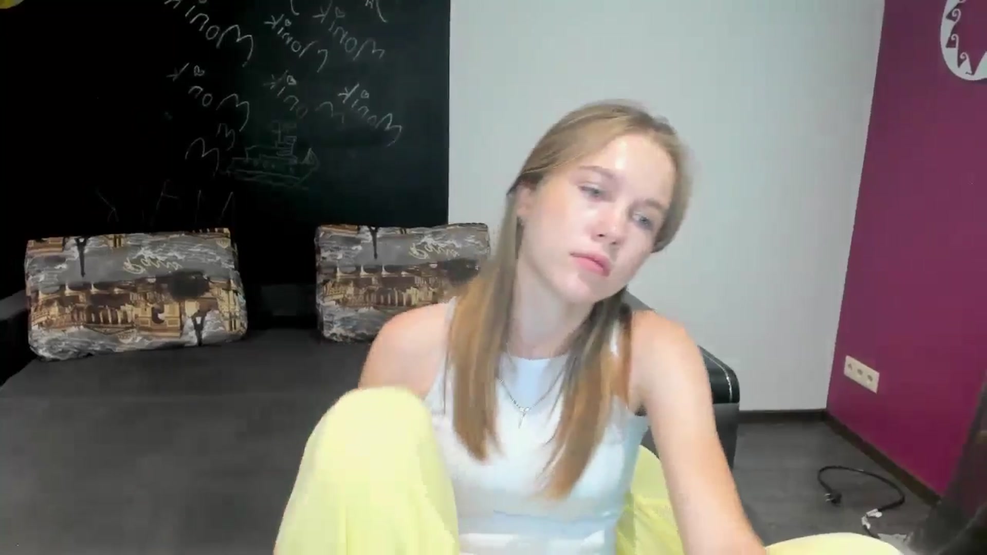 Gallery image thumbnail from Kate_Lewiss's myfreecams stream on, 06/19/2024, 10:55 image 14 of 20
