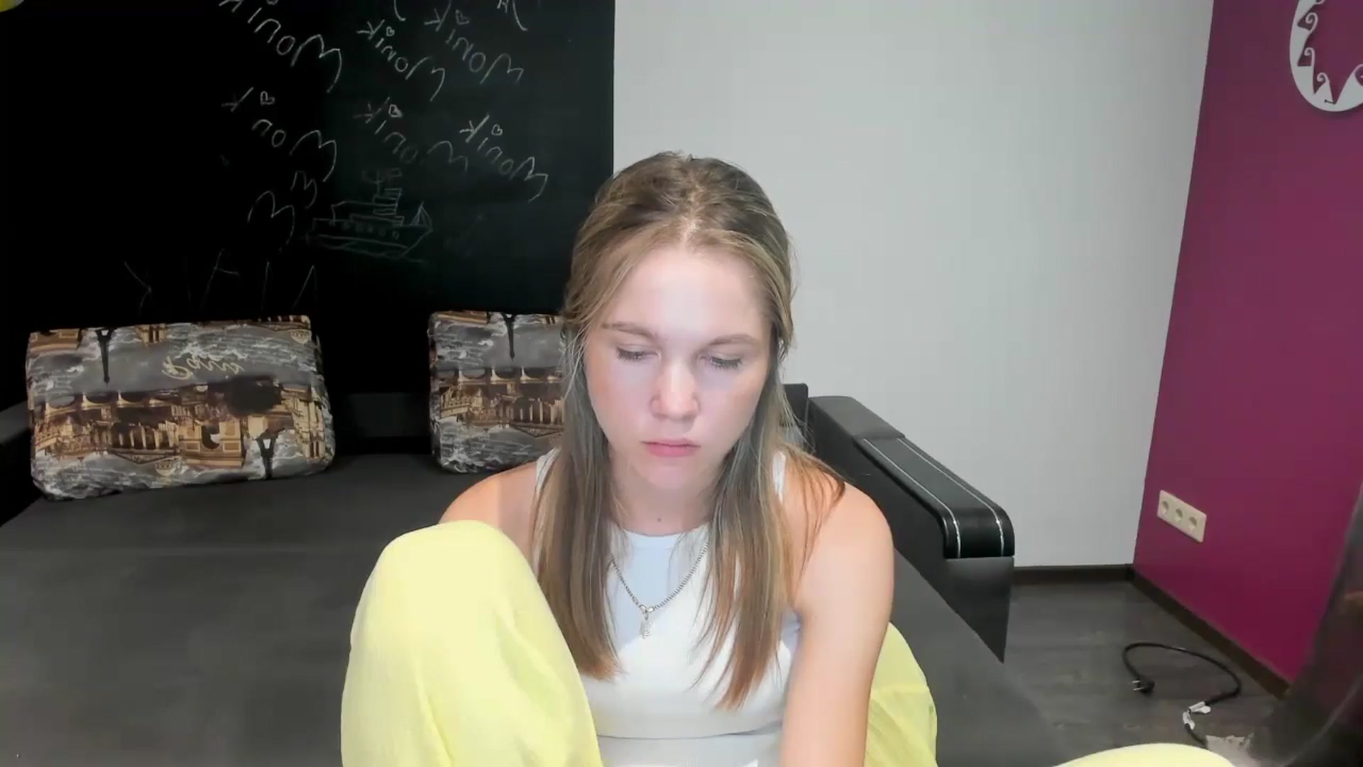 Gallery image thumbnail from Kate_Lewiss's myfreecams stream on, 06/19/2024, 10:55 image 18 of 20
