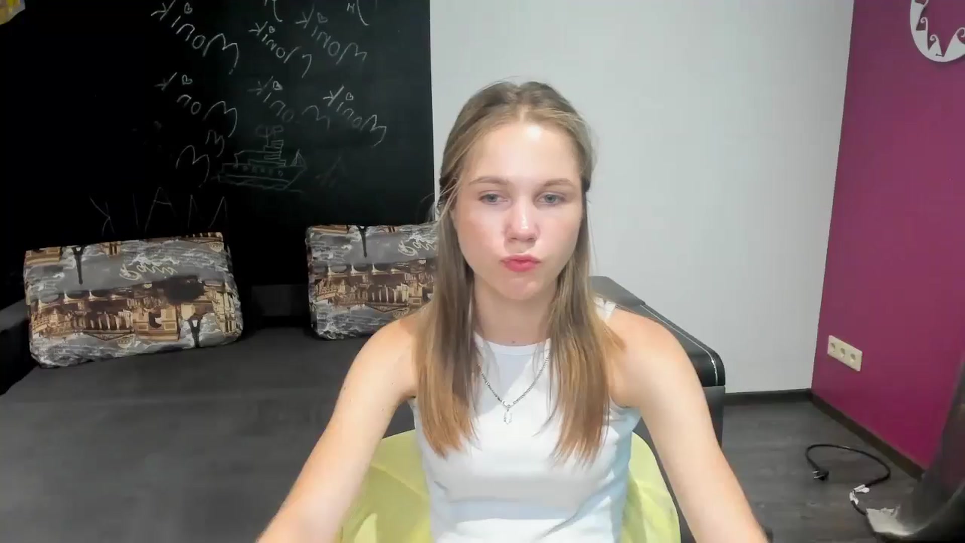 Gallery image thumbnail from Kate_Lewiss's myfreecams stream on, 06/19/2024, 10:55 image 1 of 20