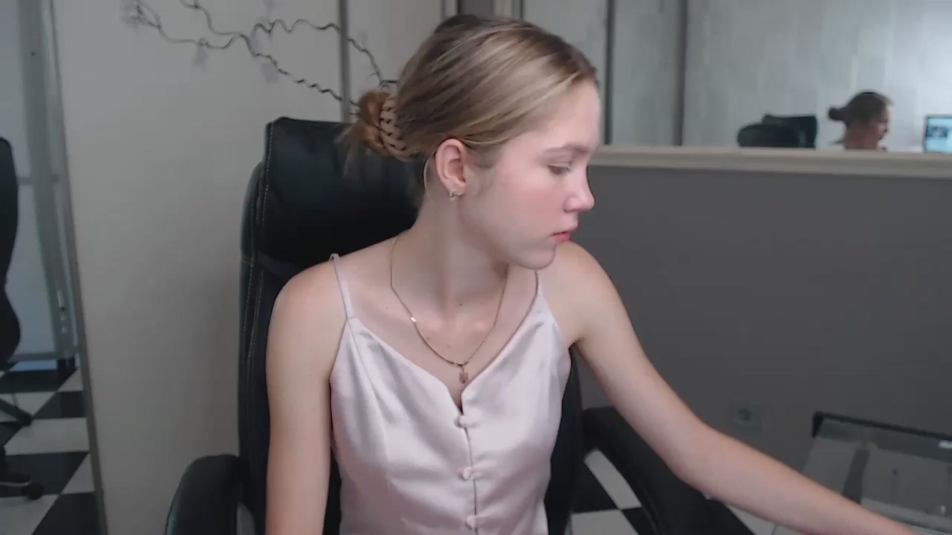Gallery image thumbnail from Kate_Lewiss's myfreecams stream on, 06/23/2024, 07:30 image 1 of 20