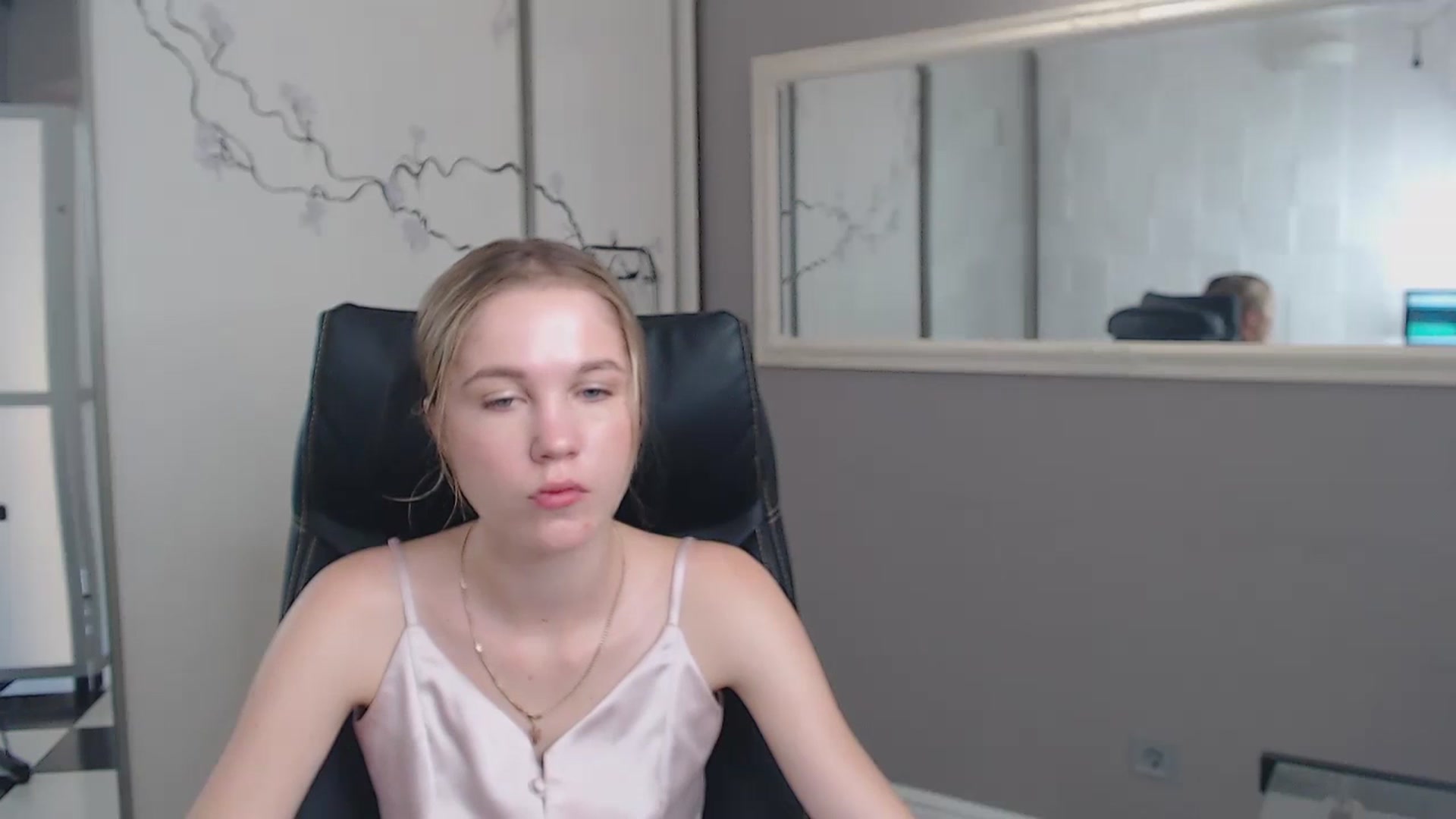 Gallery image thumbnail from Kate_Lewiss's myfreecams stream on, 06/23/2024, 07:30 image 12 of 20
