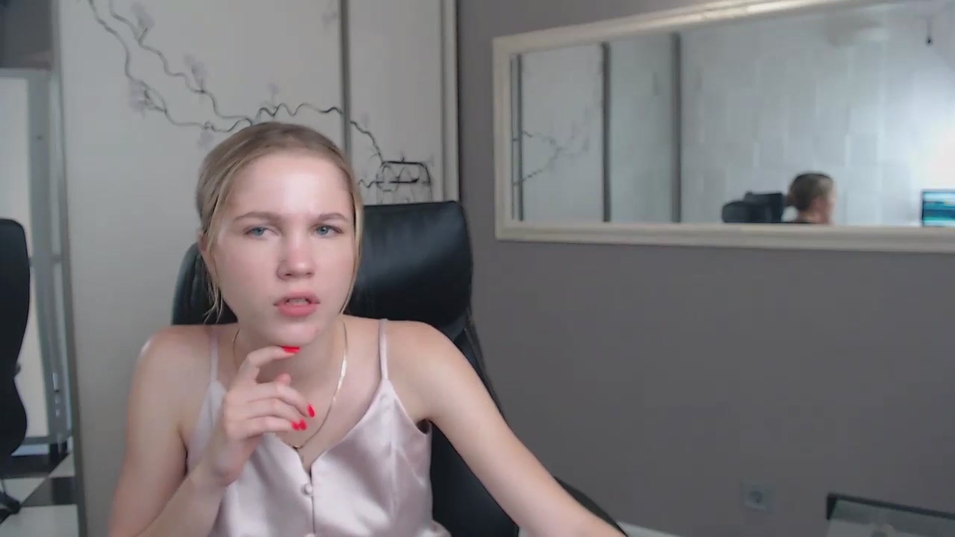Gallery image thumbnail from Kate_Lewiss's myfreecams stream on, 06/23/2024, 07:30 image 7 of 20