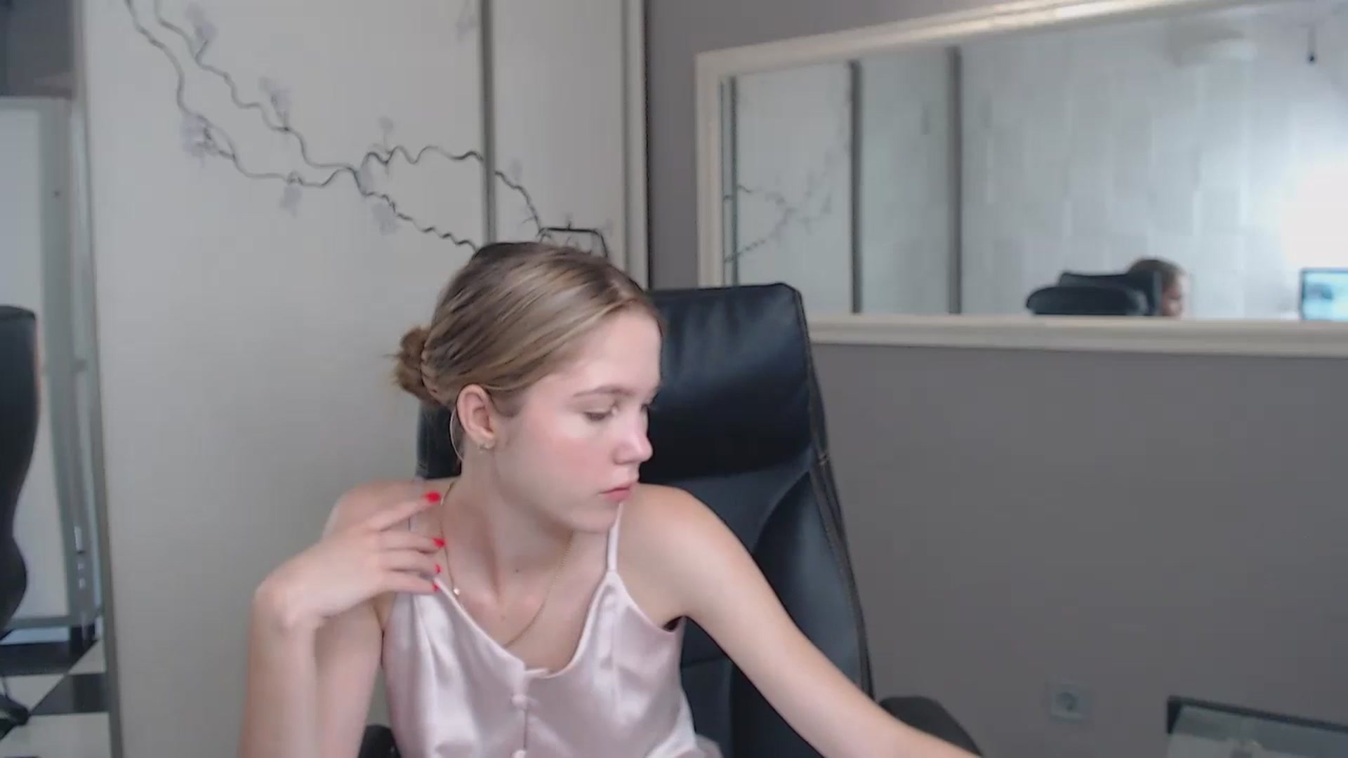 Gallery image thumbnail from Kate_Lewiss's myfreecams stream on, 06/23/2024, 07:30 image 4 of 20