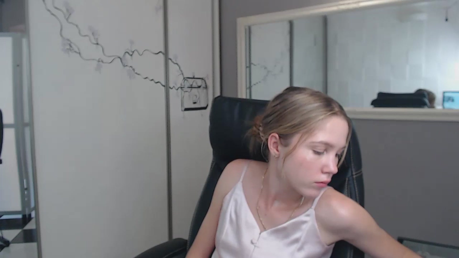 Gallery image thumbnail from Kate_Lewiss's myfreecams stream on, 06/23/2024, 09:49 image 12 of 20