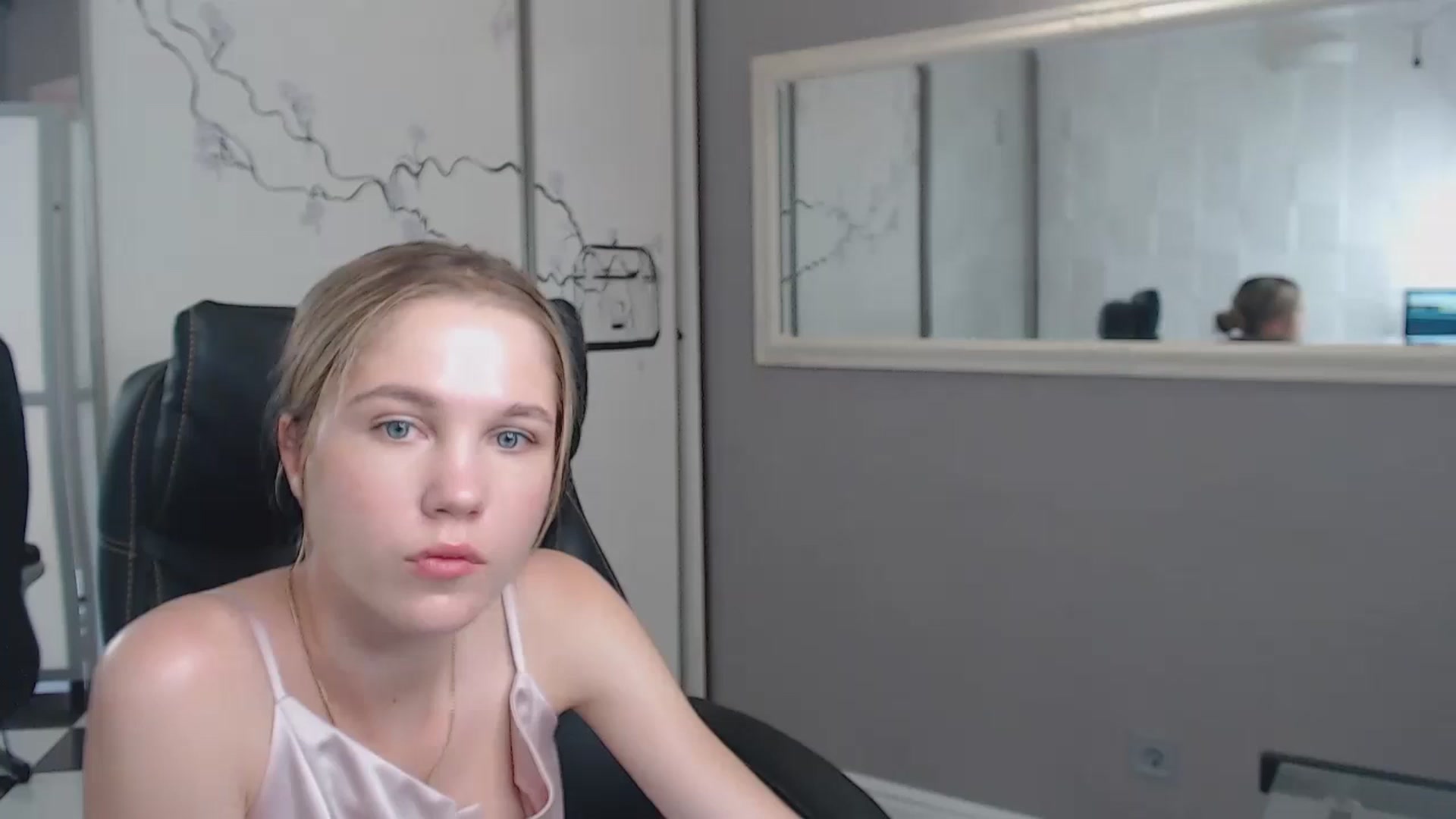 Gallery image thumbnail from Kate_Lewiss's myfreecams stream on, 06/23/2024, 09:49 image 16 of 20