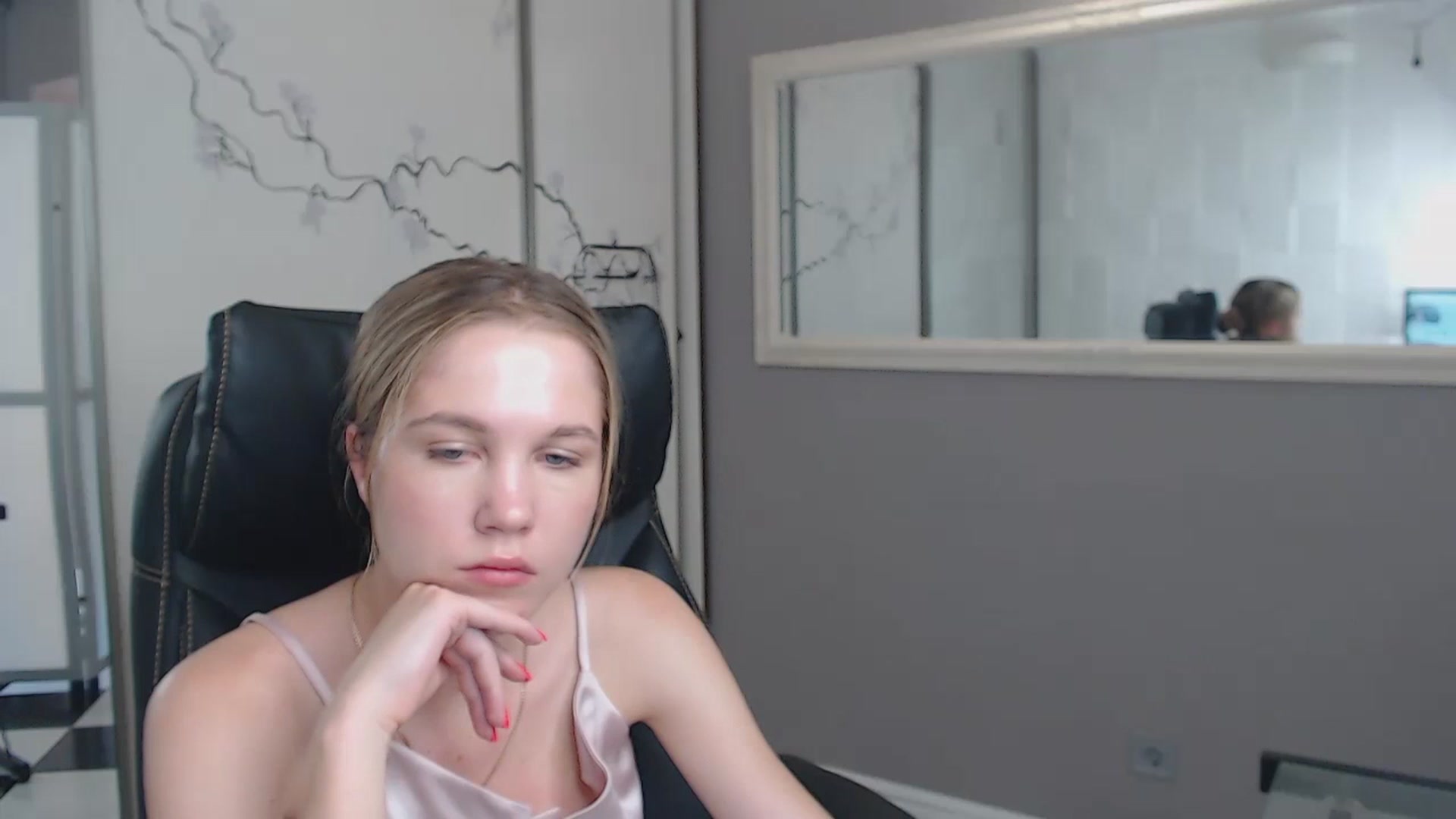 Gallery image thumbnail from Kate_Lewiss's myfreecams stream on, 06/23/2024, 09:49 image 17 of 20