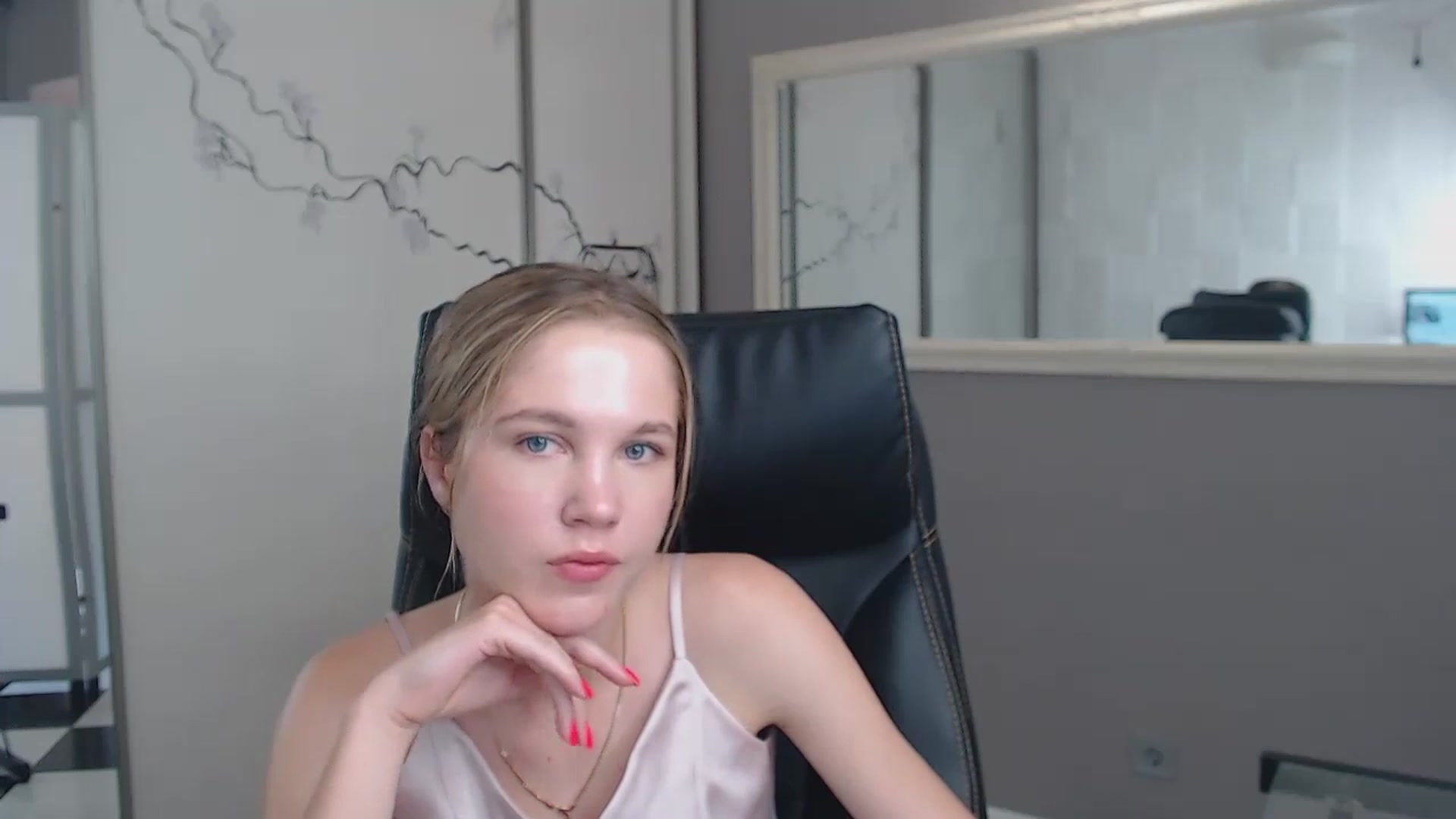Gallery image thumbnail from Kate_Lewiss's myfreecams stream on, 06/23/2024, 09:49 image 20 of 20