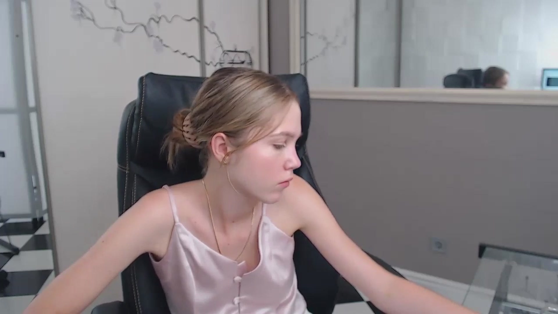 Gallery image thumbnail from Kate_Lewiss's myfreecams stream on, 06/23/2024, 11:03 image 19 of 20