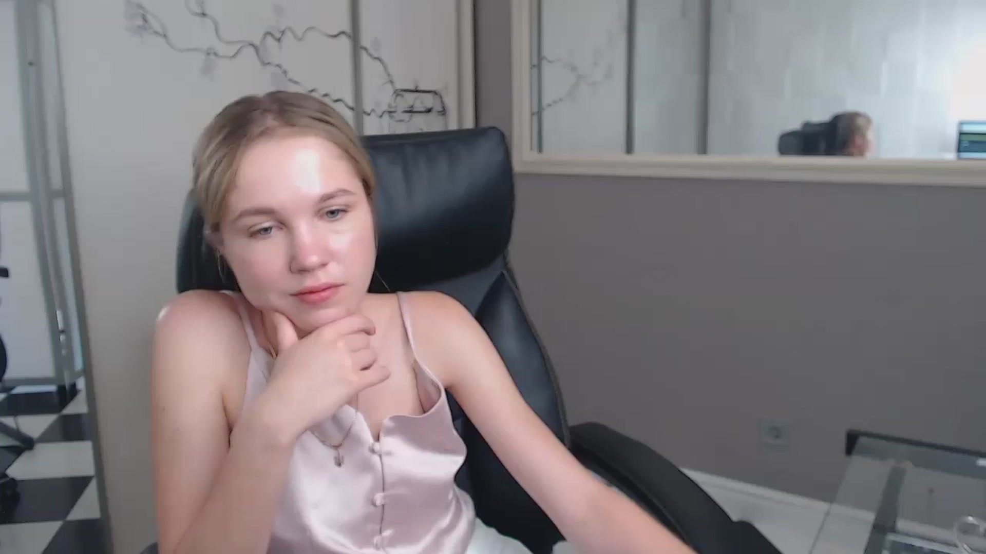 Gallery image thumbnail from Kate_Lewiss's myfreecams stream on, 06/23/2024, 11:03 image 8 of 20