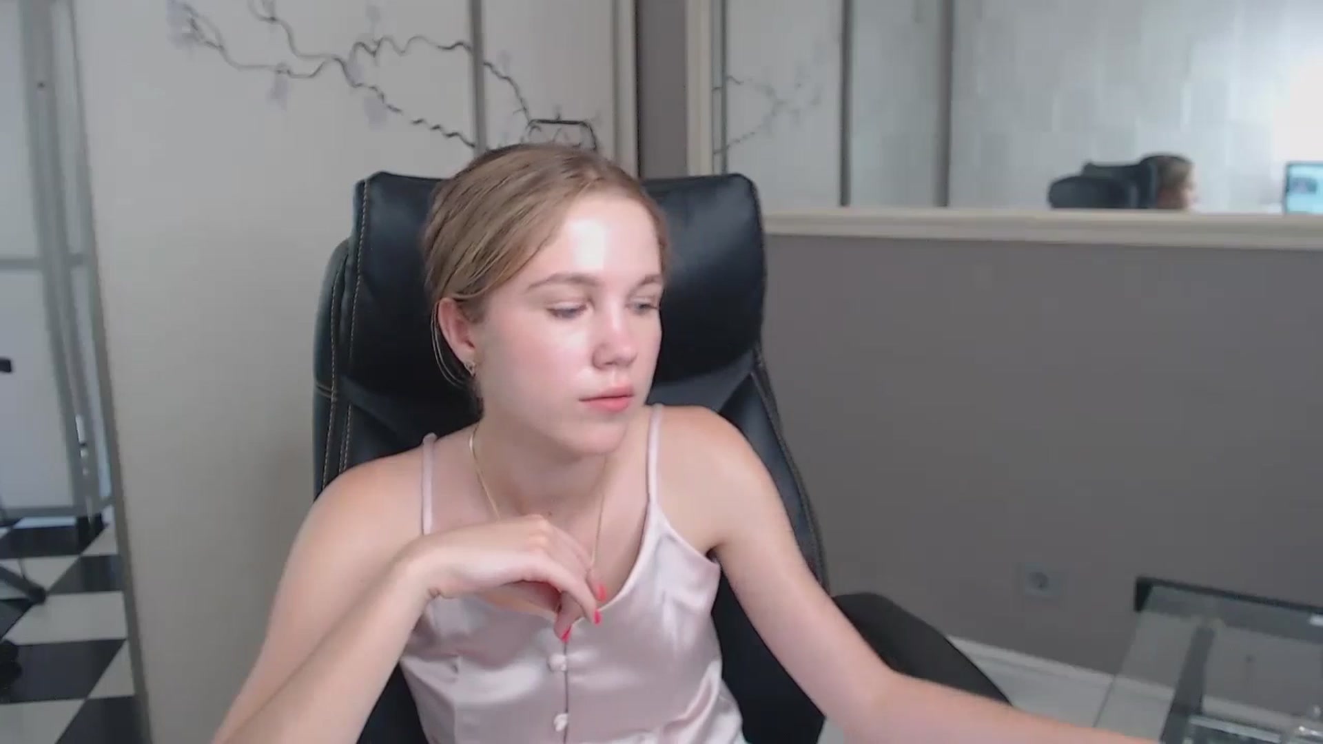 Gallery image thumbnail from Kate_Lewiss's myfreecams stream on, 06/23/2024, 11:03 image 14 of 20
