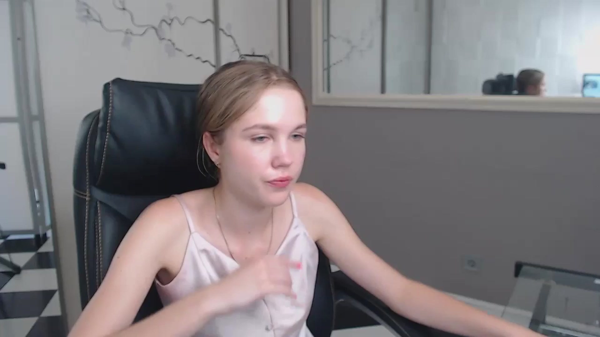 Gallery image thumbnail from Kate_Lewiss's myfreecams stream on, 06/23/2024, 11:03 image 4 of 20