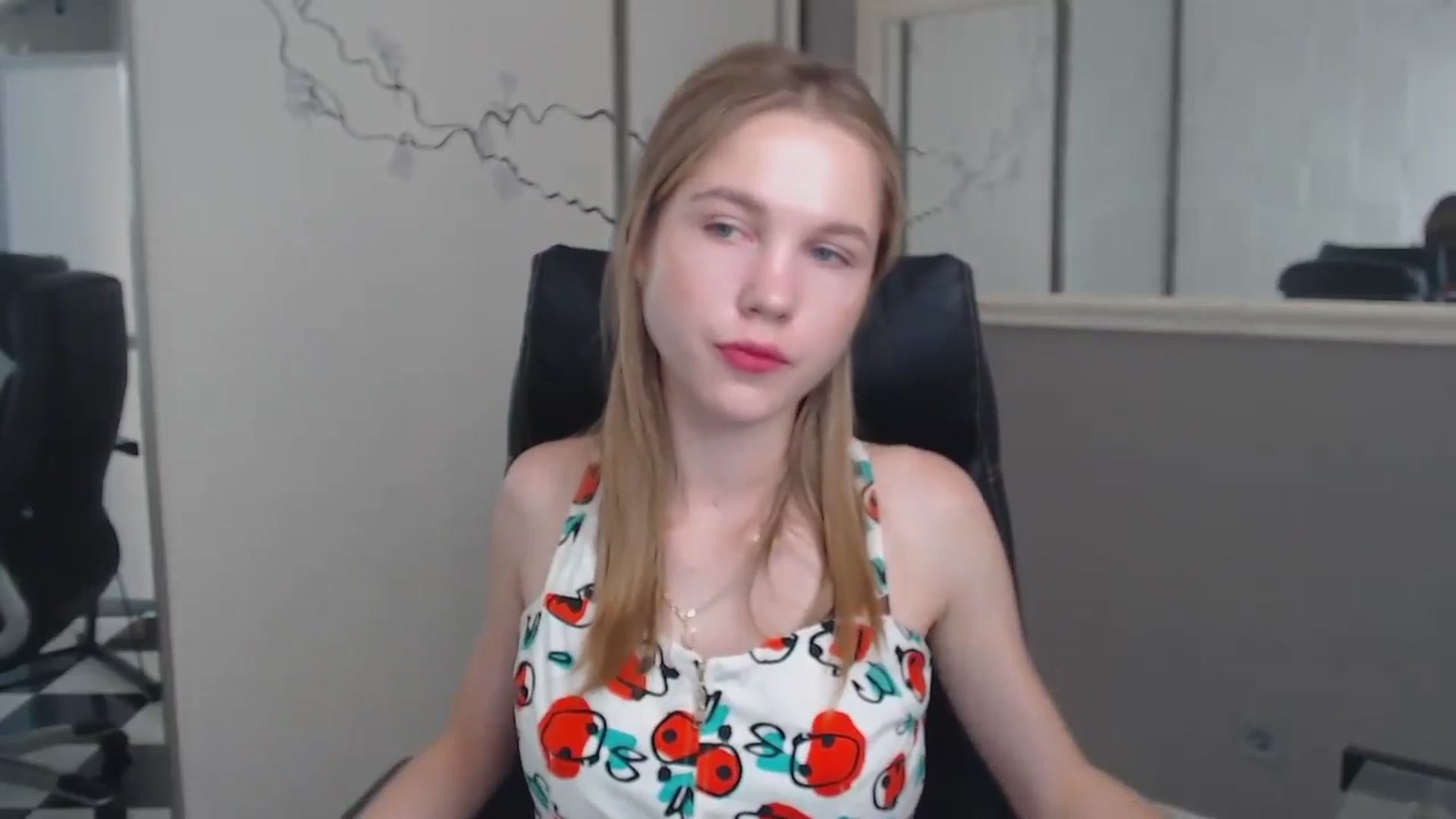 Gallery image thumbnail from Kate_Lewiss's myfreecams stream on, 06/24/2024, 07:40 image 18 of 20