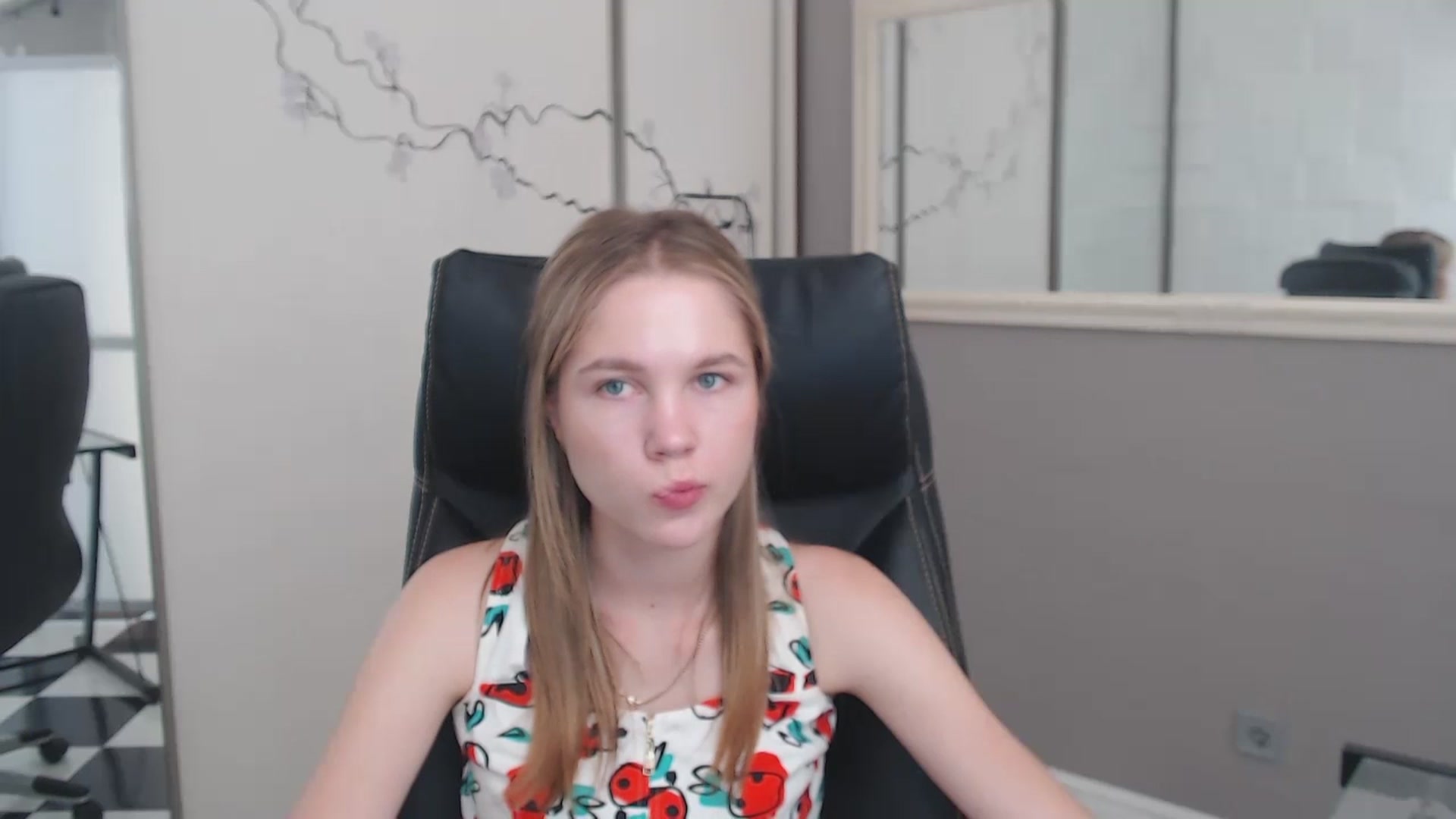 Gallery image thumbnail from Kate_Lewiss's myfreecams stream on, 06/24/2024, 07:40 image 5 of 20