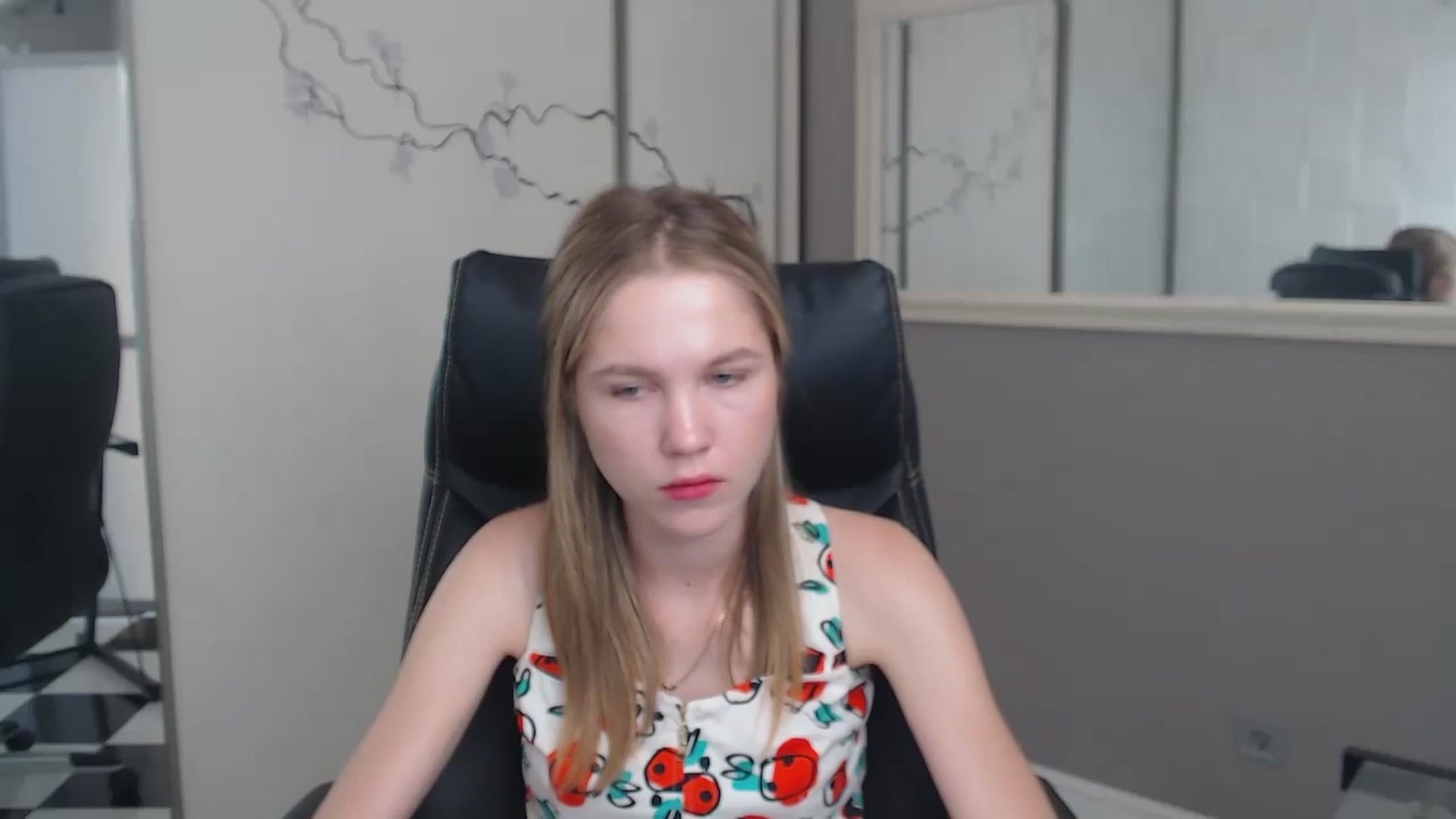 Gallery image thumbnail from Kate_Lewiss's myfreecams stream on, 06/24/2024, 07:40 image 16 of 20